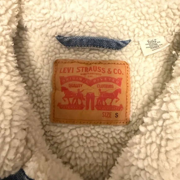 Levi’s Men’s Sherpa Trucker Jean Jacket Medium Wash Small - Picture 8 of 8